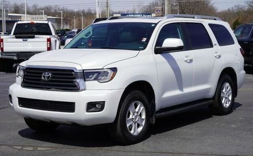 2022 Toyota Sequoia SR5