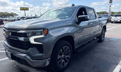 2023 Chevrolet Silverado LT