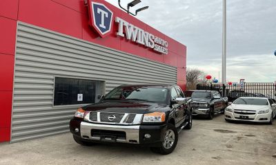 2015 Nissan Titan SV
