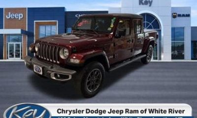 2022 Jeep Gladiator Sport