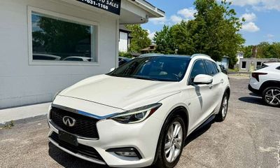2017 Infiniti QX30 Premium