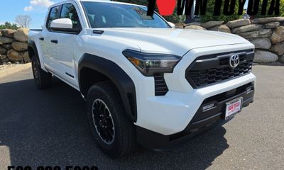 2025 Toyota Tacoma TRD OFF Road