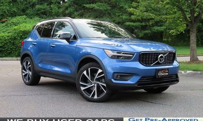 2019 Volvo XC40 R Design Momentum