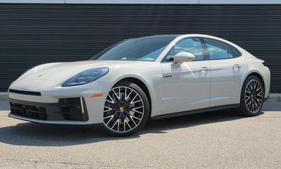 2026 Porsche Panamera 4 E Hybrid