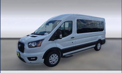 2025 Ford Transit Medium Roof