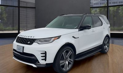 2026 Land Rover Discovery P360 Dynamic SE