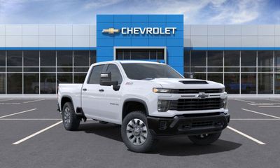 2025 Chevrolet Silverado HD Custom