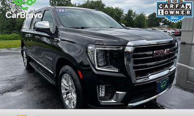2023 GMC Yukon XL SLT
