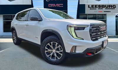 2025 GMC Acadia AT4