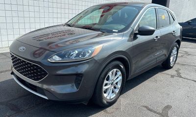2020 Ford Escape SE