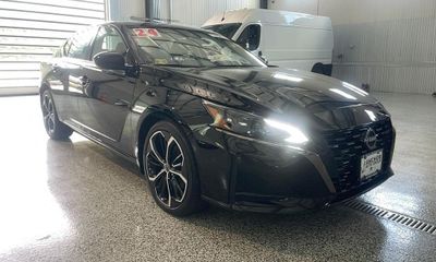 2024 Nissan Altima SR