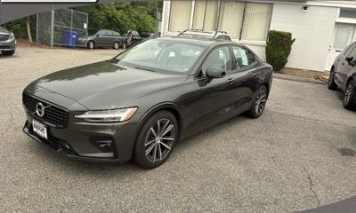2022 Volvo S60 Inscription Expression XC60