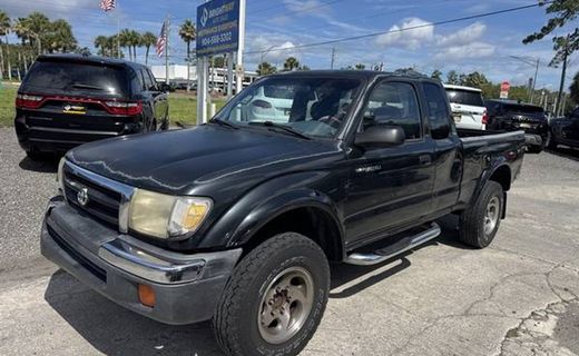 2000 Toyota Tacoma Deluxe