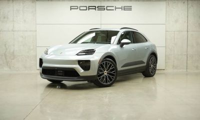 2026 Porsche Macan 4