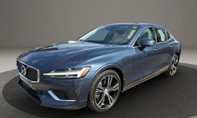 2022 Volvo S60 Recharge Plug IN