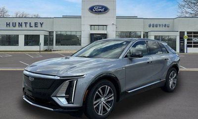 2024 Cadillac Lyriq LUX 2