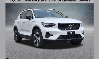 2026 Volvo XC40 Plus Dark