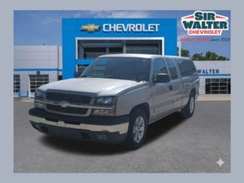 2004 Chevrolet Avalanche — a typically priced live listing