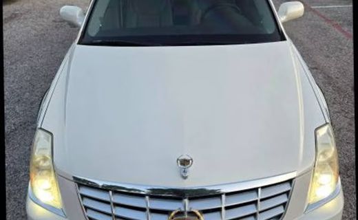 2011 Cadillac DTS Base
