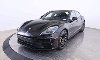 2025 Porsche Panamera 4 E Hybrid