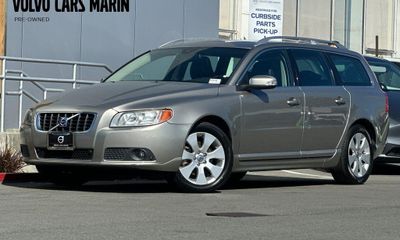 2008 Volvo V70 32
