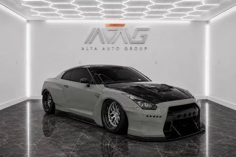 2009 Nissan GT-R — a typically priced live listing