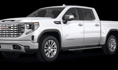 2025 GMC Sierra Denali