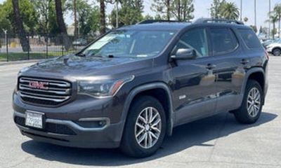 2017 GMC Acadia ALL Terrain 1