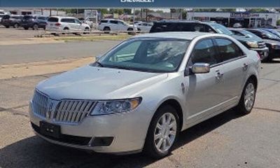 2012 Lincoln MKZ Base