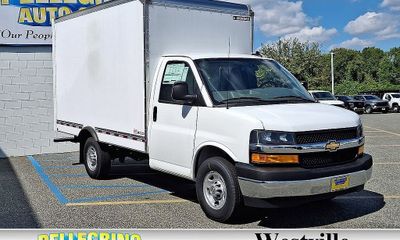 2025 Chevrolet Express 3500 Cutaway 139
