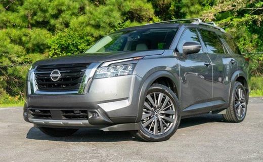 2022 Nissan Pathfinder SL