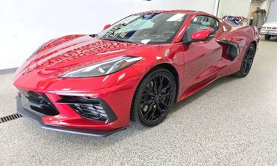 2027 Chevrolet Corvette Stingray W 2LT