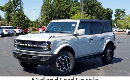 2026 Ford Bronco Outer Banks