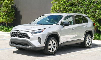 2024 Toyota RAV4 LE