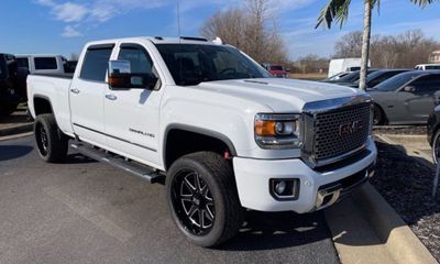 2016 GMC Sierra Denali