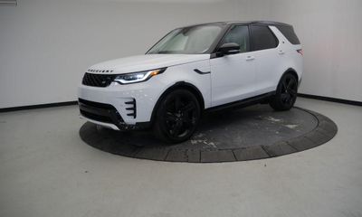 2025 Land Rover Discovery P360 Dynamic SE