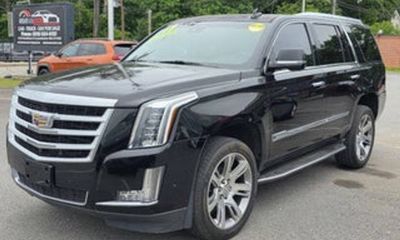 2017 Cadillac Escalade Luxury