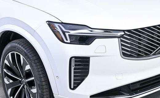 2026 Volvo XC90 Plus Bright