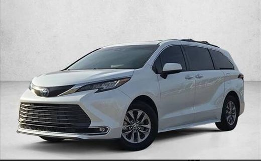 2022 Toyota Sienna XLE