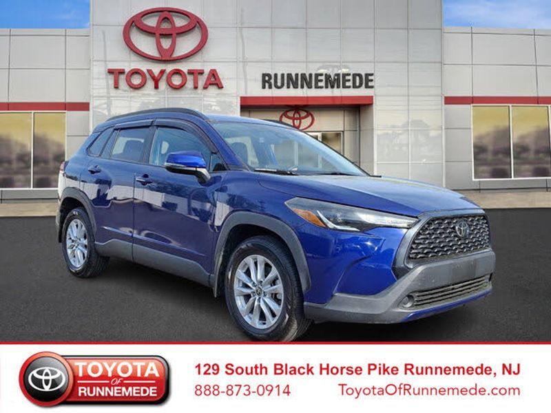 2022 Toyota Corolla Cross — a typically priced live listing