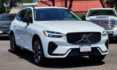 2026 Volvo XC60 Plus Dark