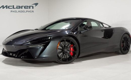 2025 McLaren Artura