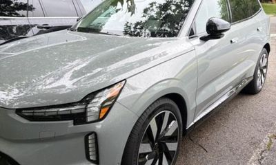 2025 Volvo EX90 Ultra
