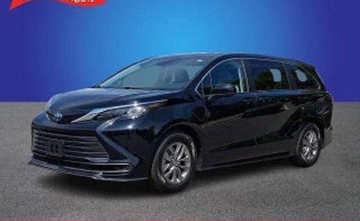 2024 Toyota Sienna XLE