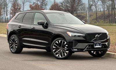 2026 Volvo XC60 Ultra Dark