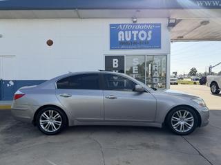 2011 Hyundai Genesis Middle Level