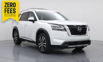 2025 Nissan Pathfinder Platinum