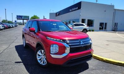 2026 Mitsubishi Outlander ES