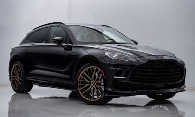 2025 Aston Martin DBX DBX707