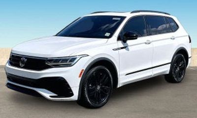 2022 Volkswagen Tiguan 4MOTION SE Black